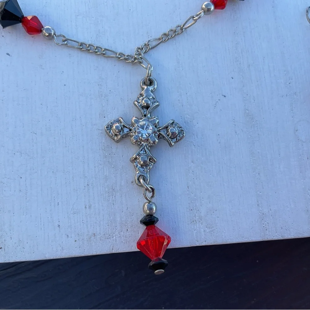 Necklace Earrings Set silvertone red black beads Cross link chain dangle earring